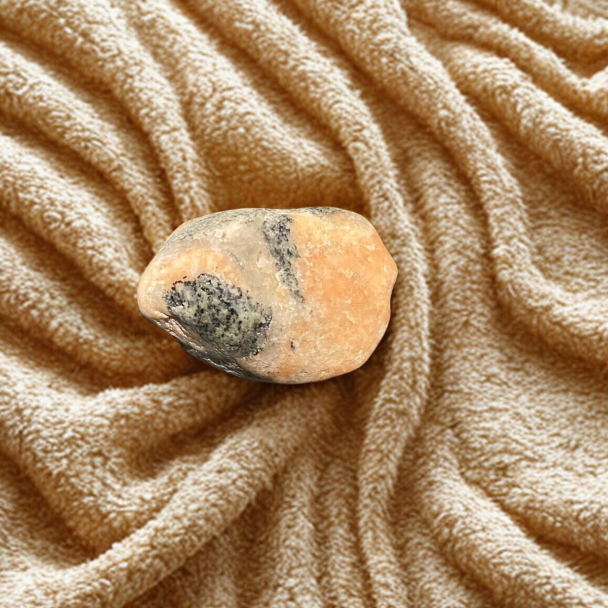 Gneiss Mattslipt 83gram - Kun 1 eksemplar