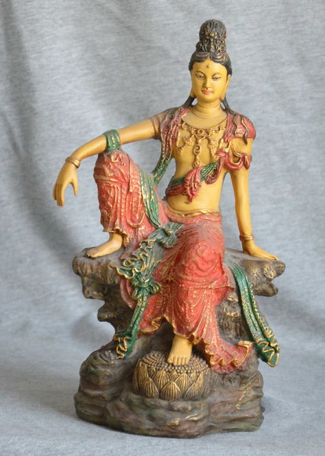 Hovedbilde Kuan-Yin Royal Ease 25cm