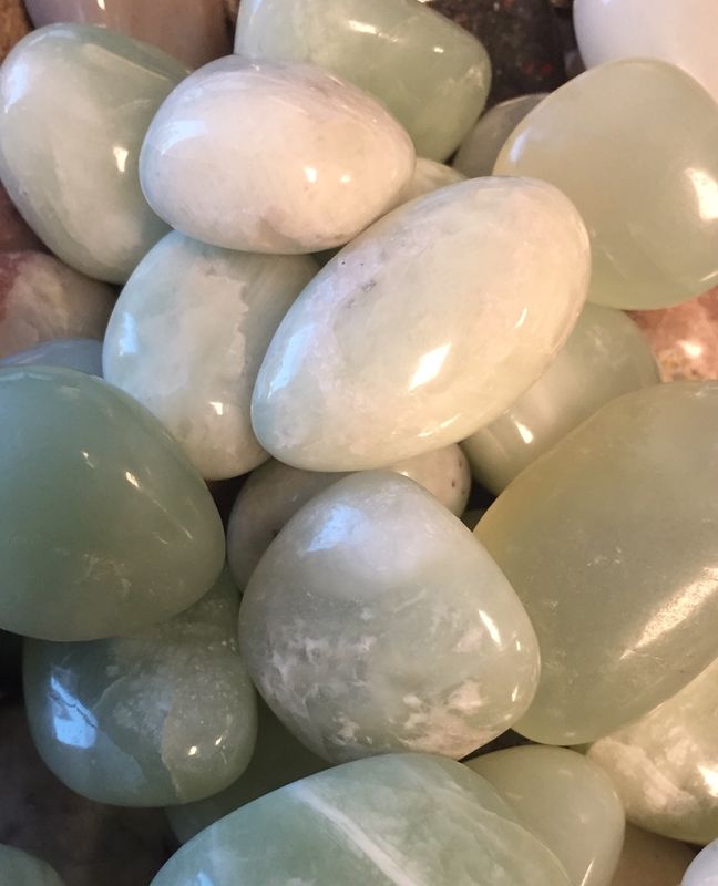 Lys Grønn Serpentin - New Jade