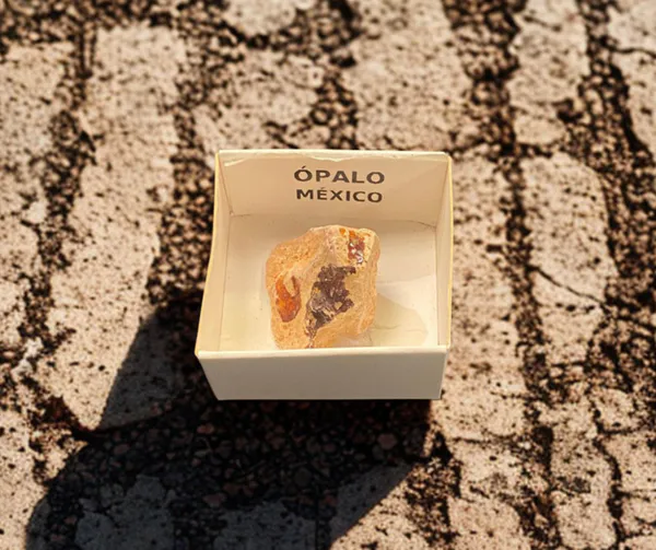 Hovedbilde Råstein Ild Opal i Matrix ...