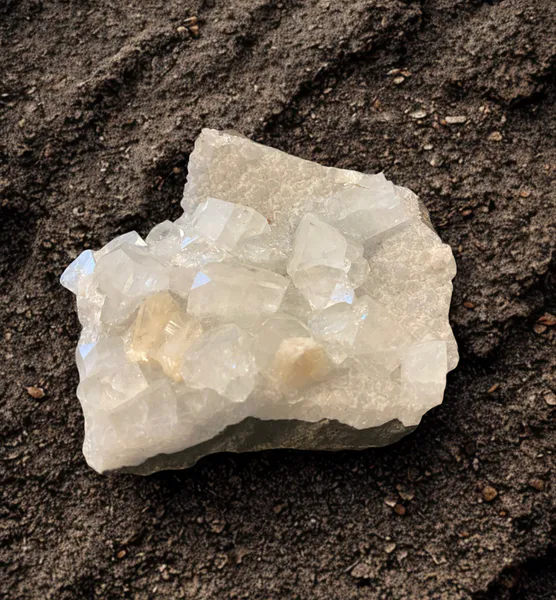 Hovedbilde Apofylitt Råsteins Gruppe 694 ...